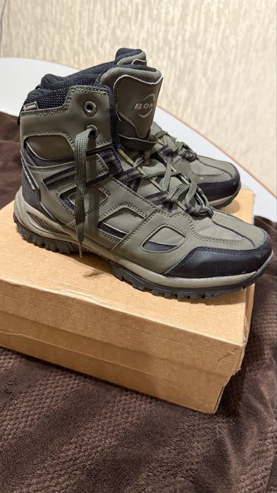 Зимове чоловіче взуття  “Воna”.