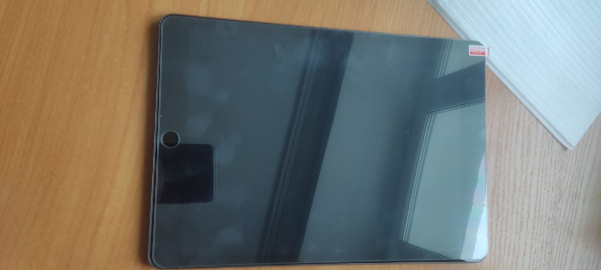 Продам защитные стекла 10,2"