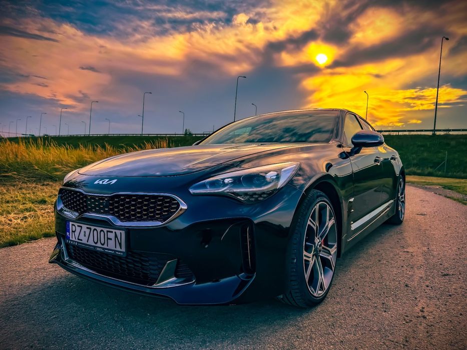 Kia Stinger Kia Stinger 3.3 V6 GT2 | 370 KM | FULL OPCJA | AWD | Czarny, bordowa s