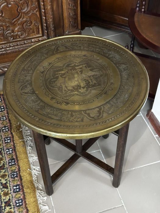 Кожаный, шкіряний диван. Стіл  журнальний  шинуазри,с Европы