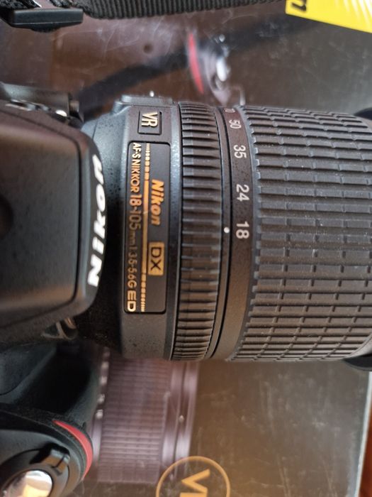 Продам Nikon D3200 18-105 VR Kit