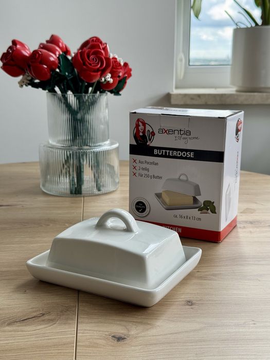 ! Nowa, porcelanowa maselniczka AXENTIA biała, klasyczny design