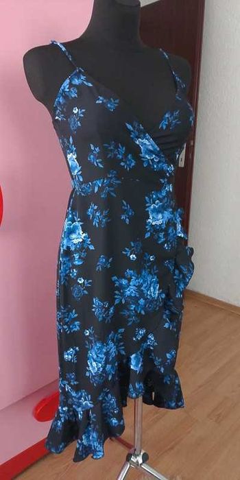 Nowa piękna wiązana sukienka Fayt The Label S