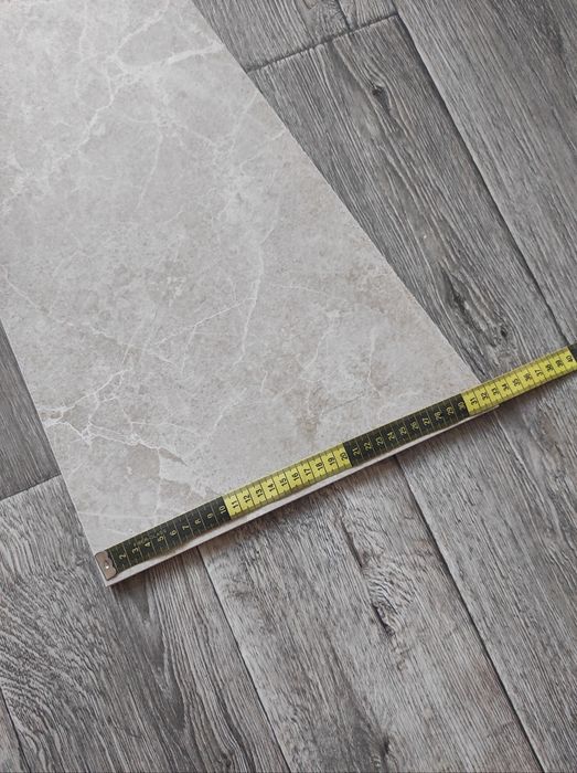 Остатки стройматериалов,обои ,плитка,затирка