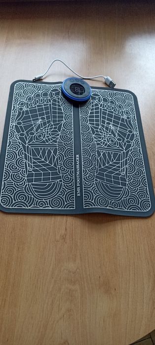 Masażer do stóp EMS