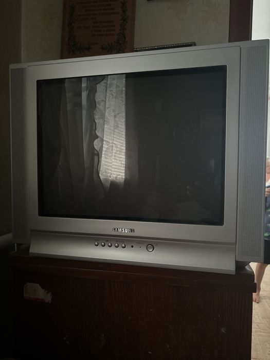 Телевізор Samsung 22 дюйми