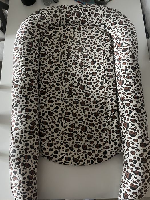 Kokon gniazdo leopard panterka Jollein