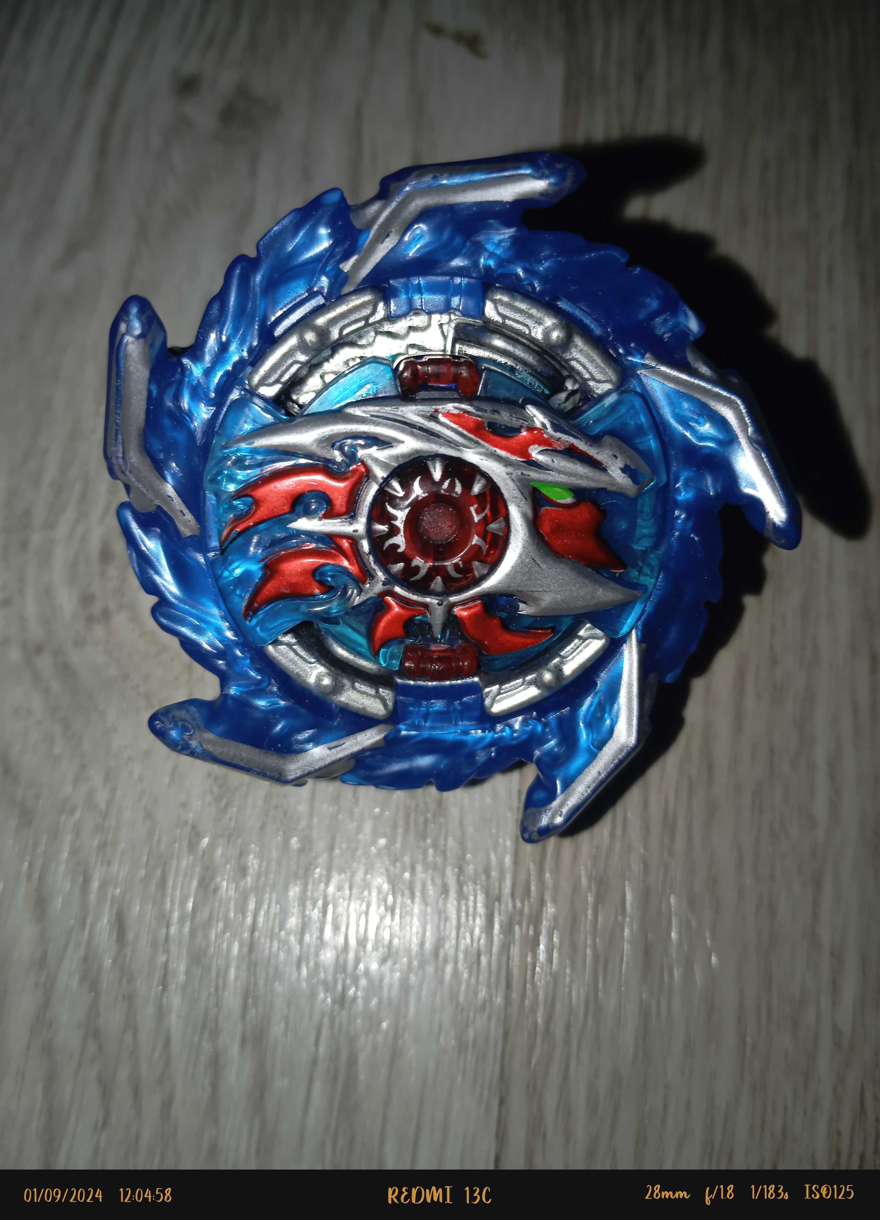 vendo beyblades com 3 lasadores