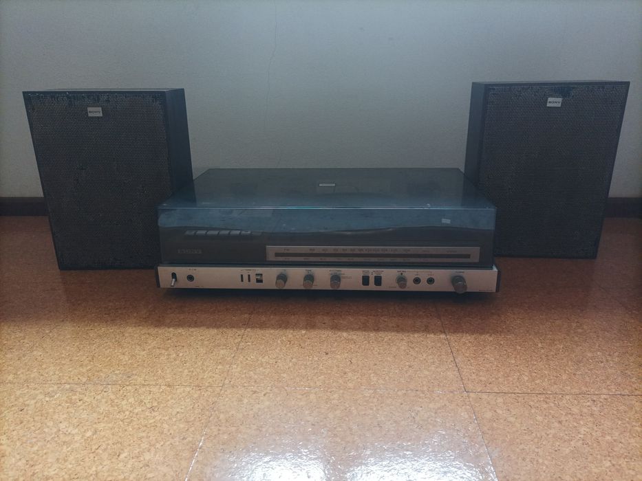 Gira discos Sony cassete e rádio AM FM