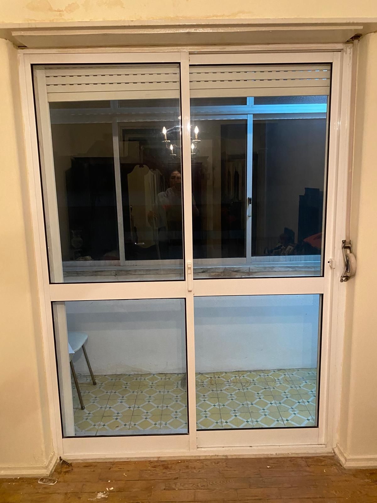 6 portas brancas de aluminio