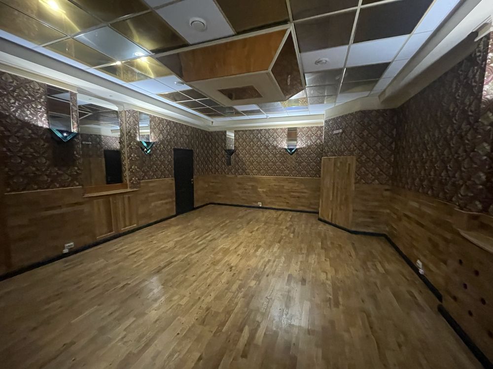 Здам Фасадне приміщення в районі  ЧАЙКИ