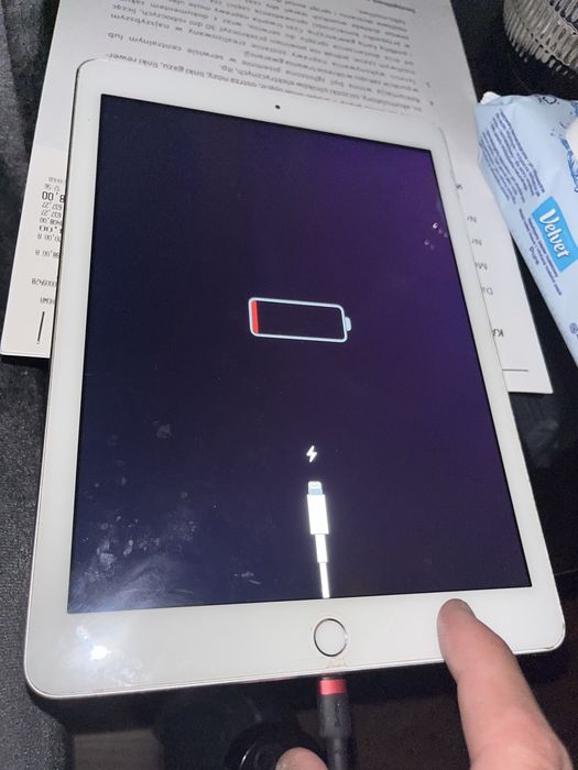 Tablet Apple AiR 2 32 GB model A1566 Port Ładowania Uszkodzony