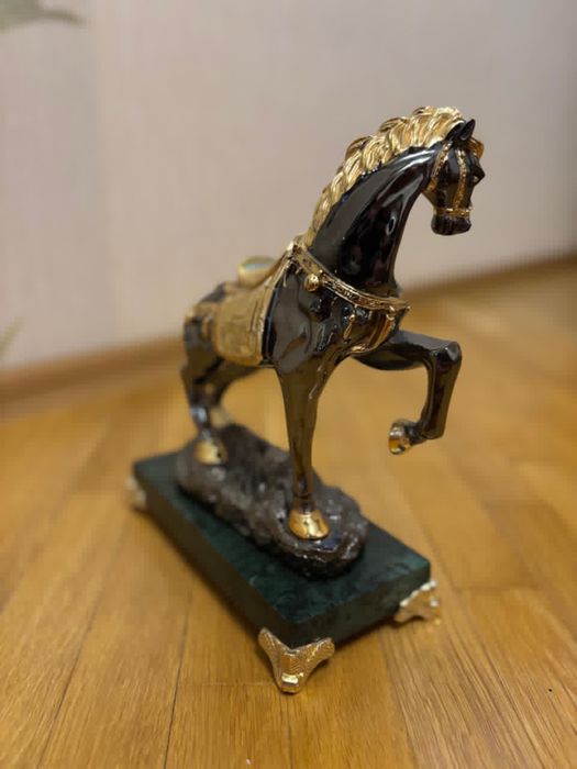 Статуетка Кінь.