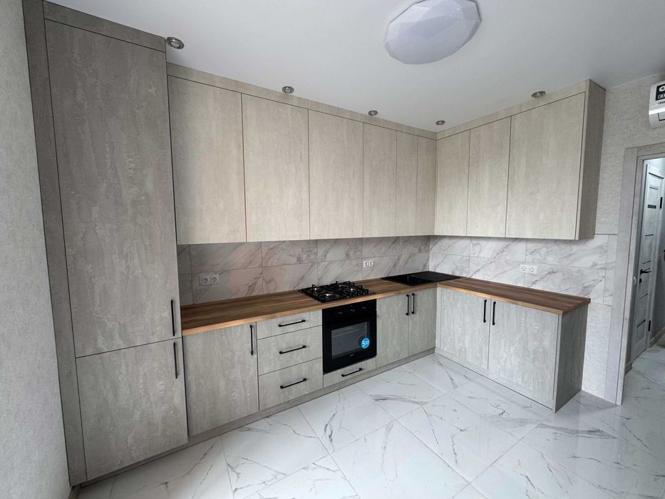 Двокімнатна квартира в Короні Дубово* Ремонт*