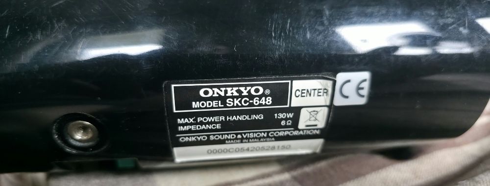 ONKYO głośnik centralny do kina domowego.
