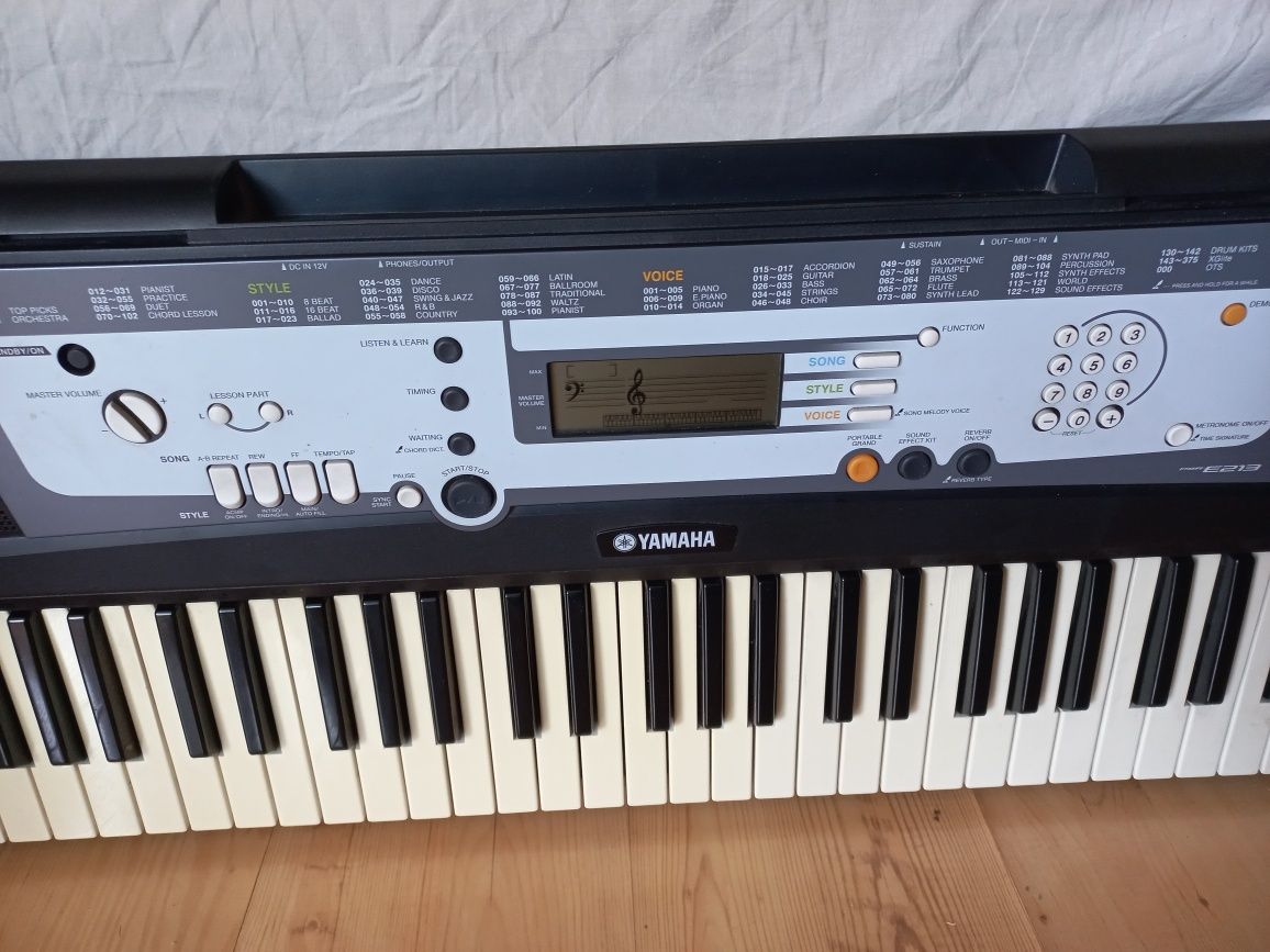 Yamaha keyboard PSR E 213