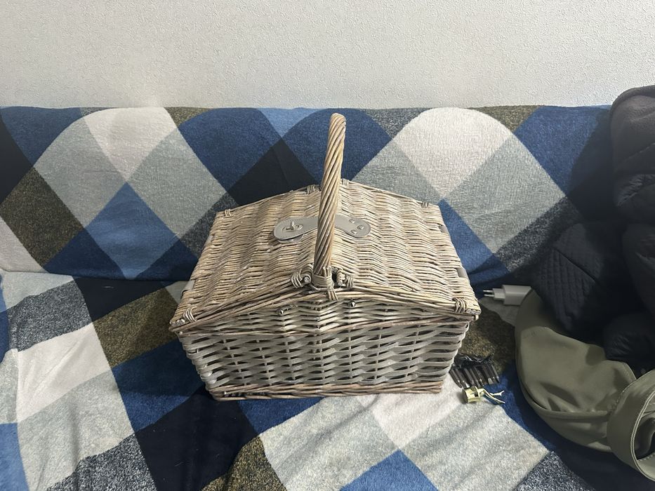 Продам походную корзинку