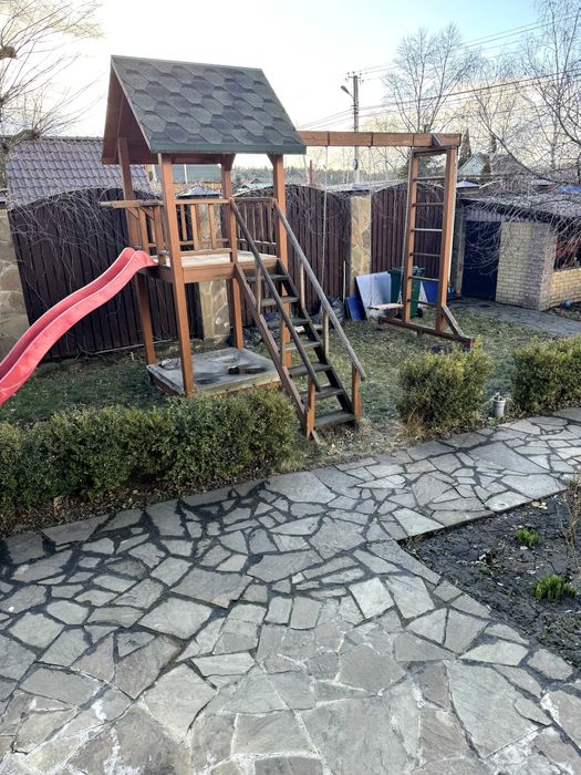 Пропонується в оренду будинок з виходом на воду