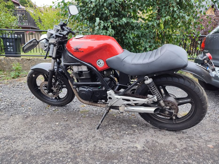 Motocykl Honda CB 450S w stylu Cafe Raycer