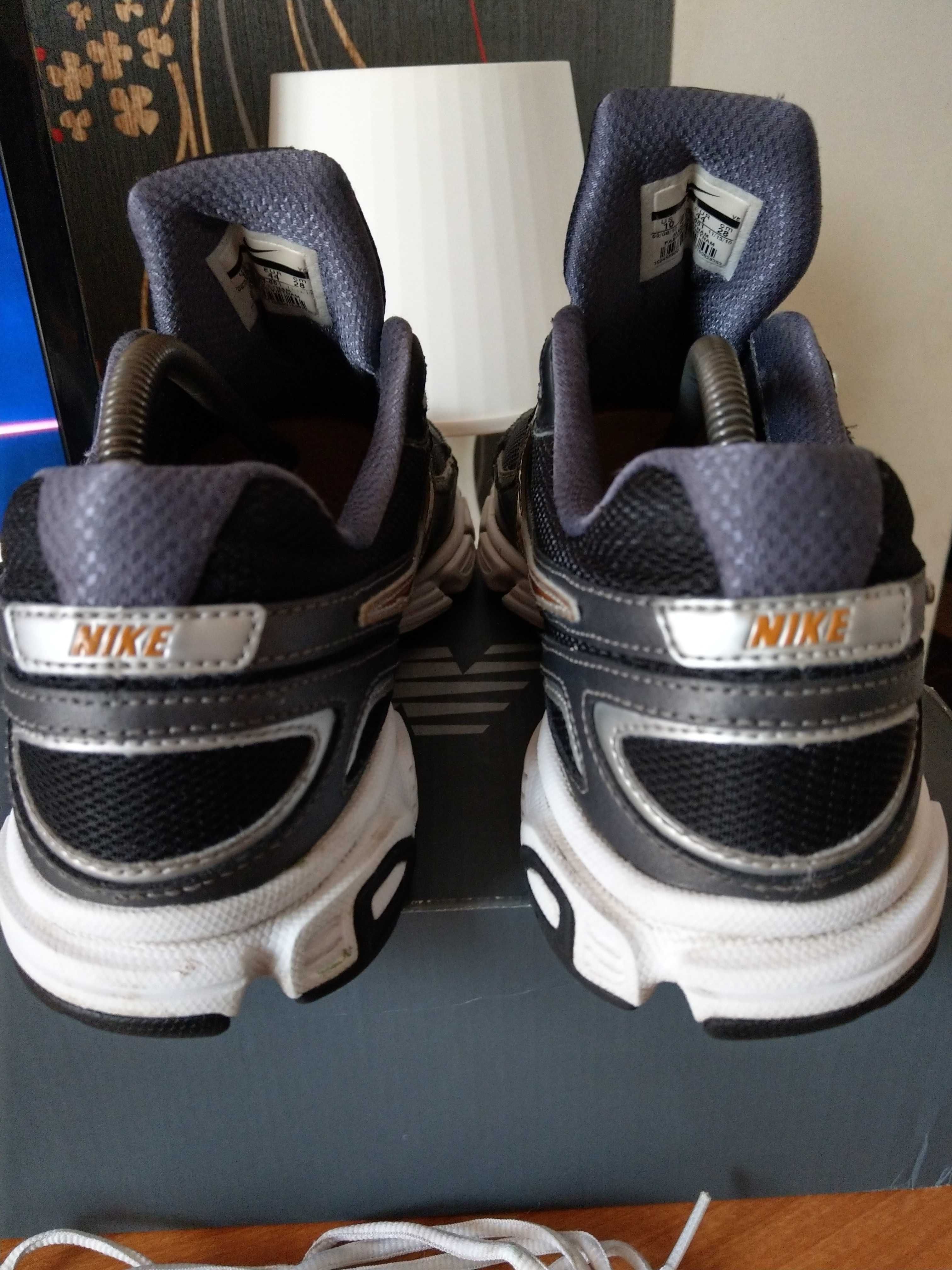 sneakersy Nike incinerate
