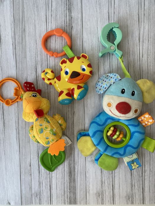 Zestaw zabawek do wózka łóżeczka leżaczka Balibazoo