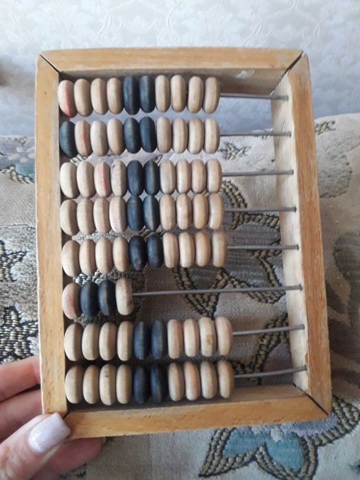 Продам счеты деревянные