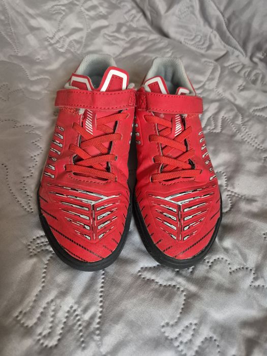 Buty halowe do piłki nożnej halówki