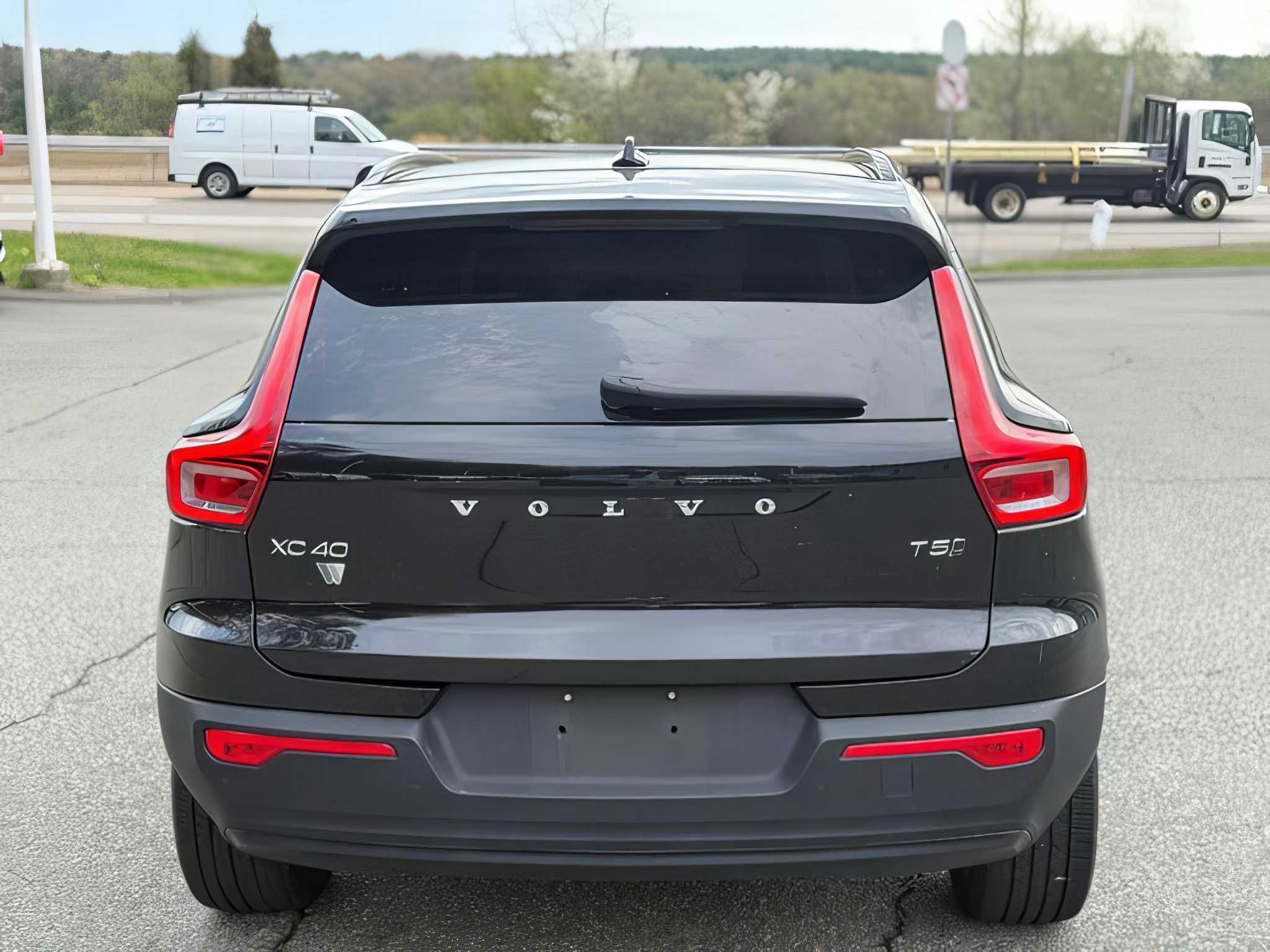 2021 Volvo XC40 T5 R-Design