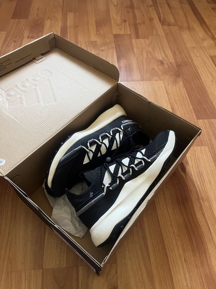 Nowe buty Adidas Terrex Voyager r 38