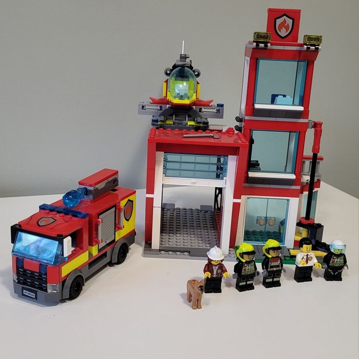 Lego City 60320 - remiza strażacka, super stan