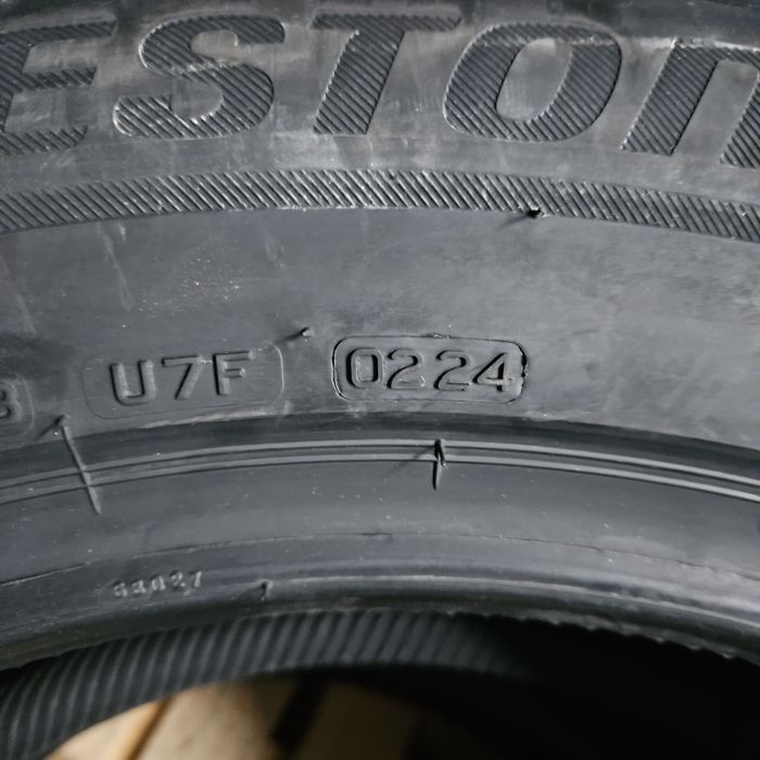 255/55R19 Bridgestone Blizzak LM001