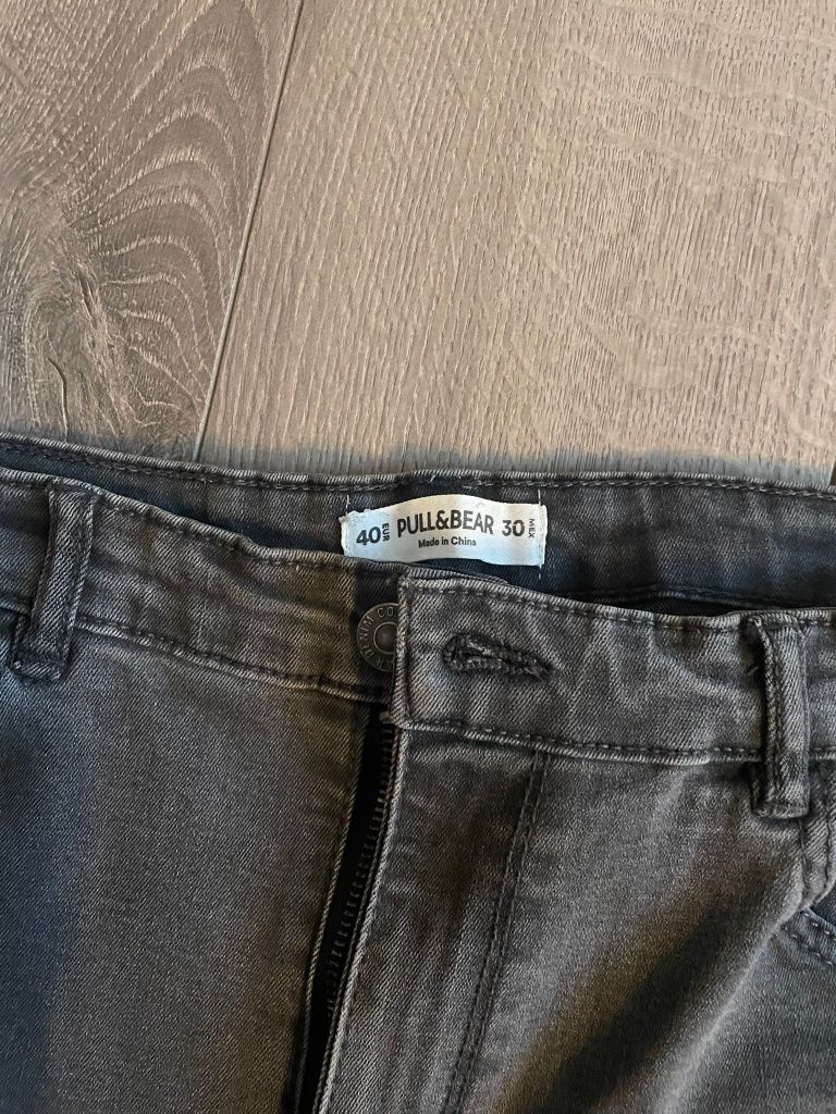 Spodnie jeansowe Pull&Bear rozmiar L stan dobry