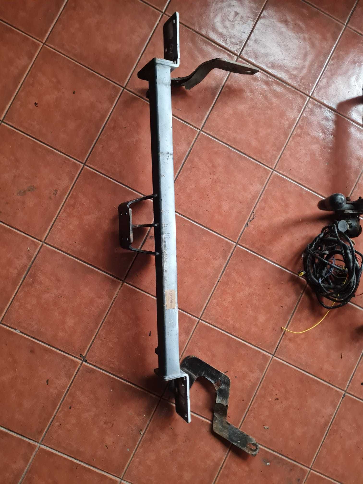 Gancho de reboque Renault Clio e Fiat Ducato