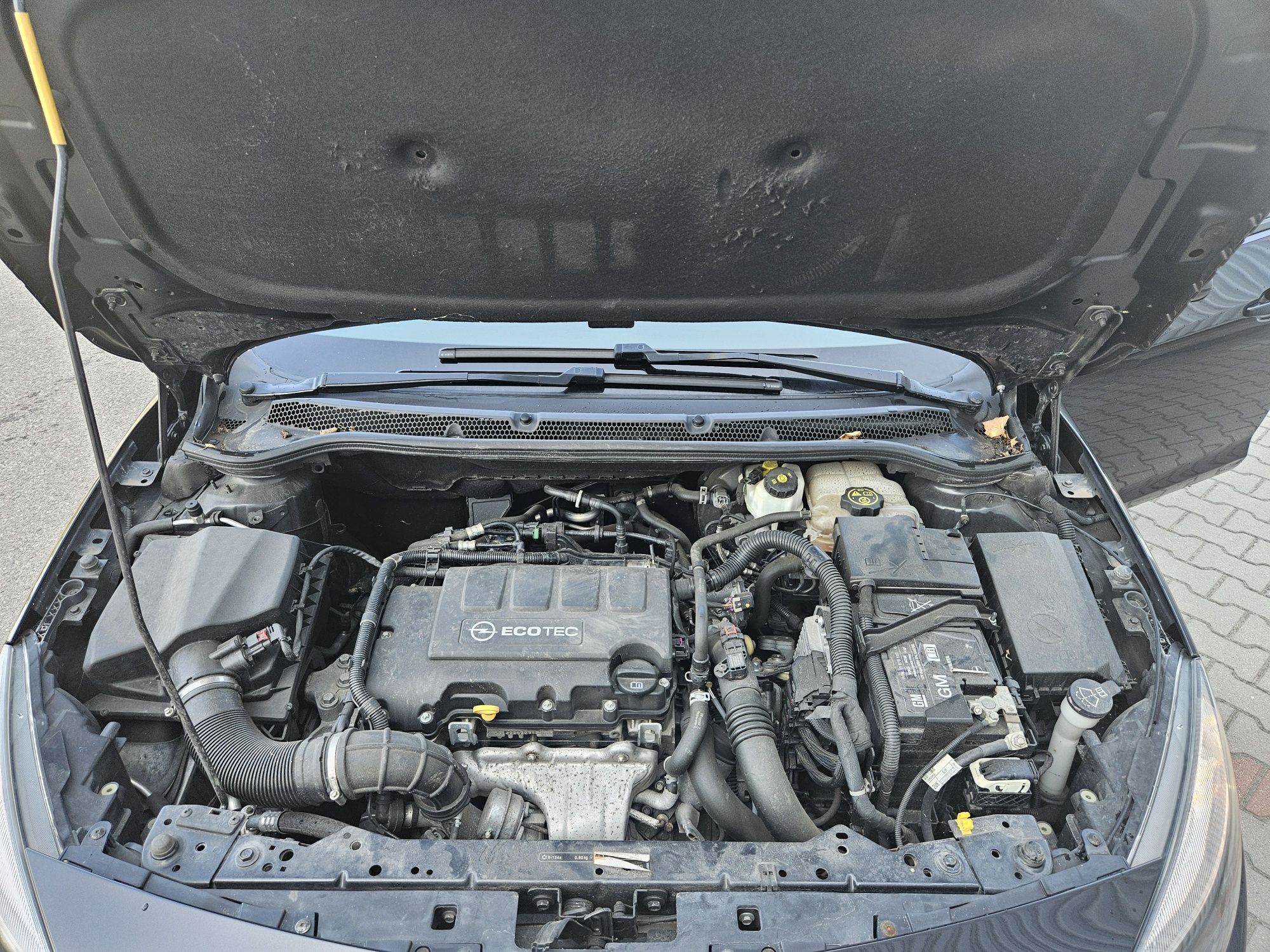 Opel Astra 1.4 turbo , 143 tys km  , Szwajcaria