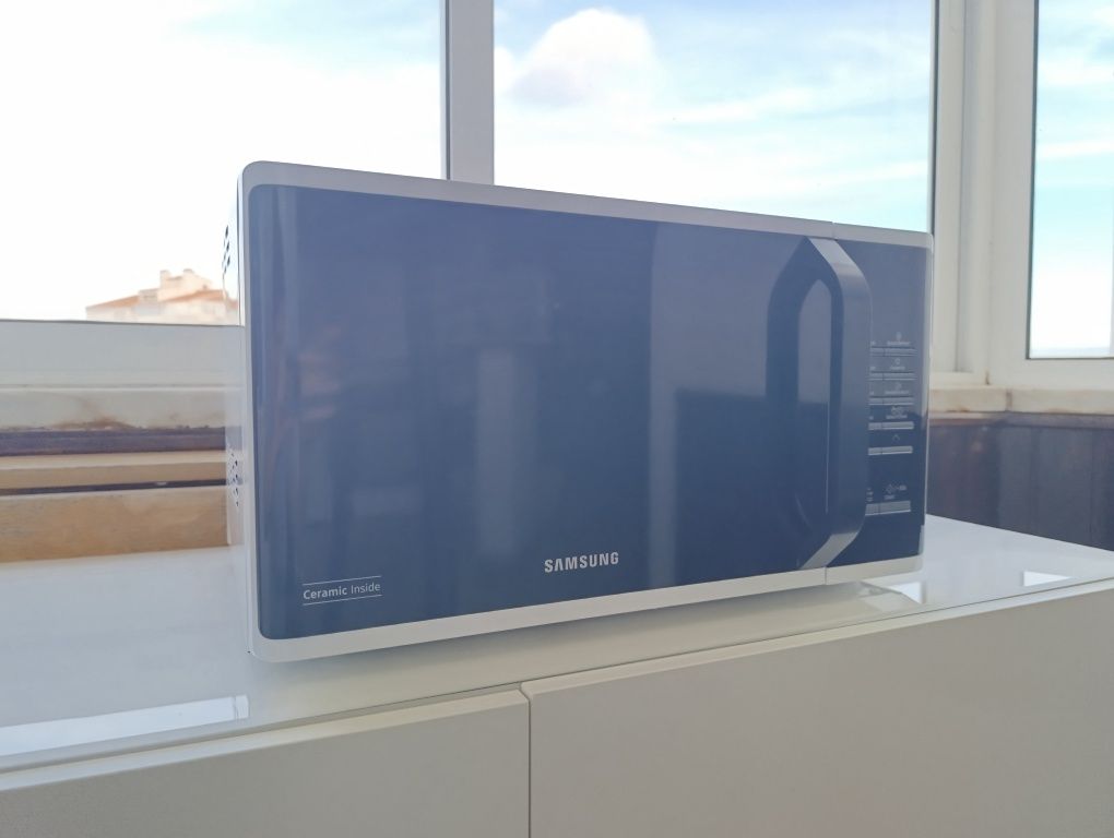 Micro-ondas SAMSUNG MS23K3513AW (23 L - Sem Grill - Branco)