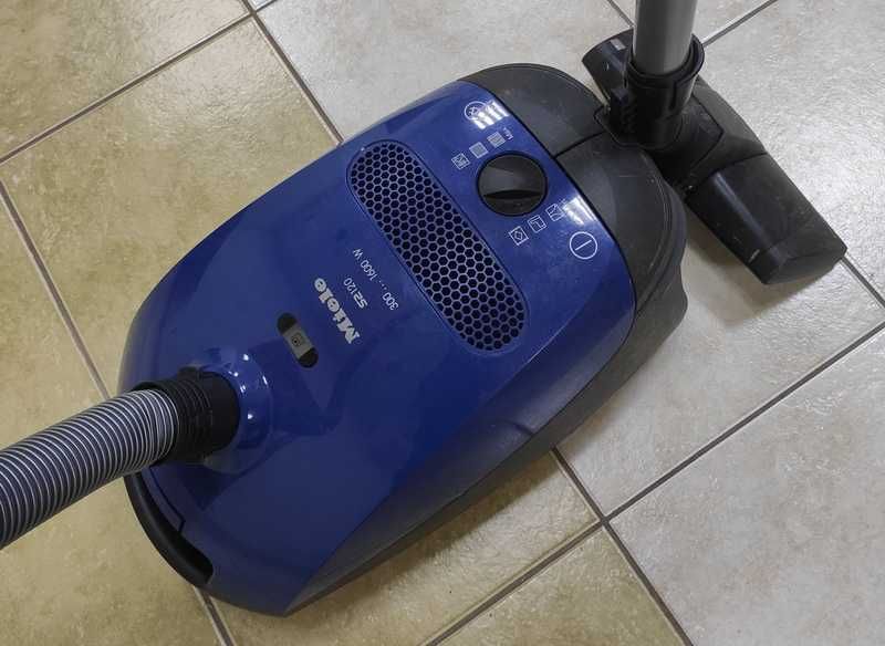 Пилосос мішковий Miele S2120 (Німеччина) б/в