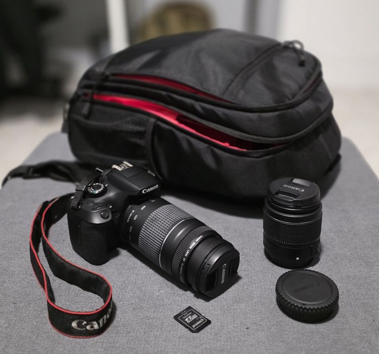 Kit Máquina Fotográfica CANON EOS 1300D