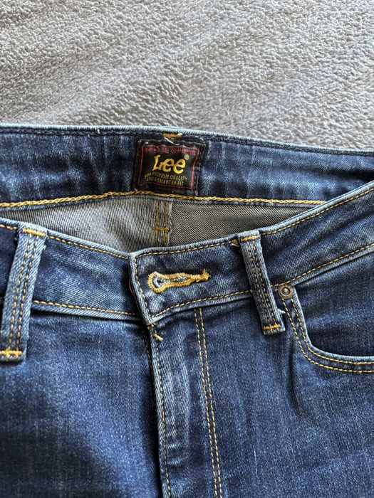 granatowe spodnie Lee