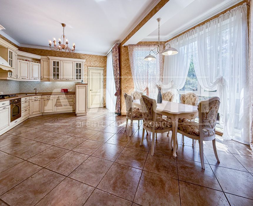 Vip будинок 4 спальні , 2 с/у на Правому березі