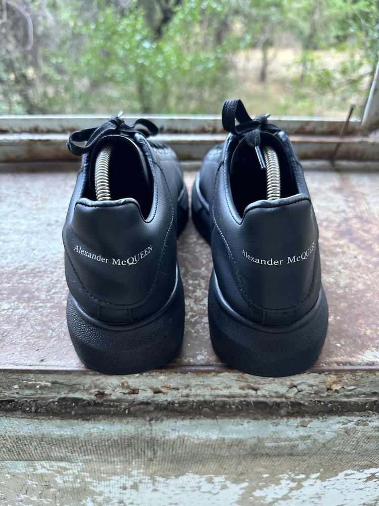Alexander McQueen 40