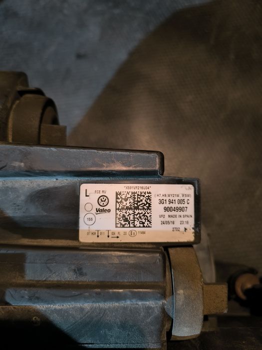 Lampa Przód lewa, VW Passat Kombi  B8