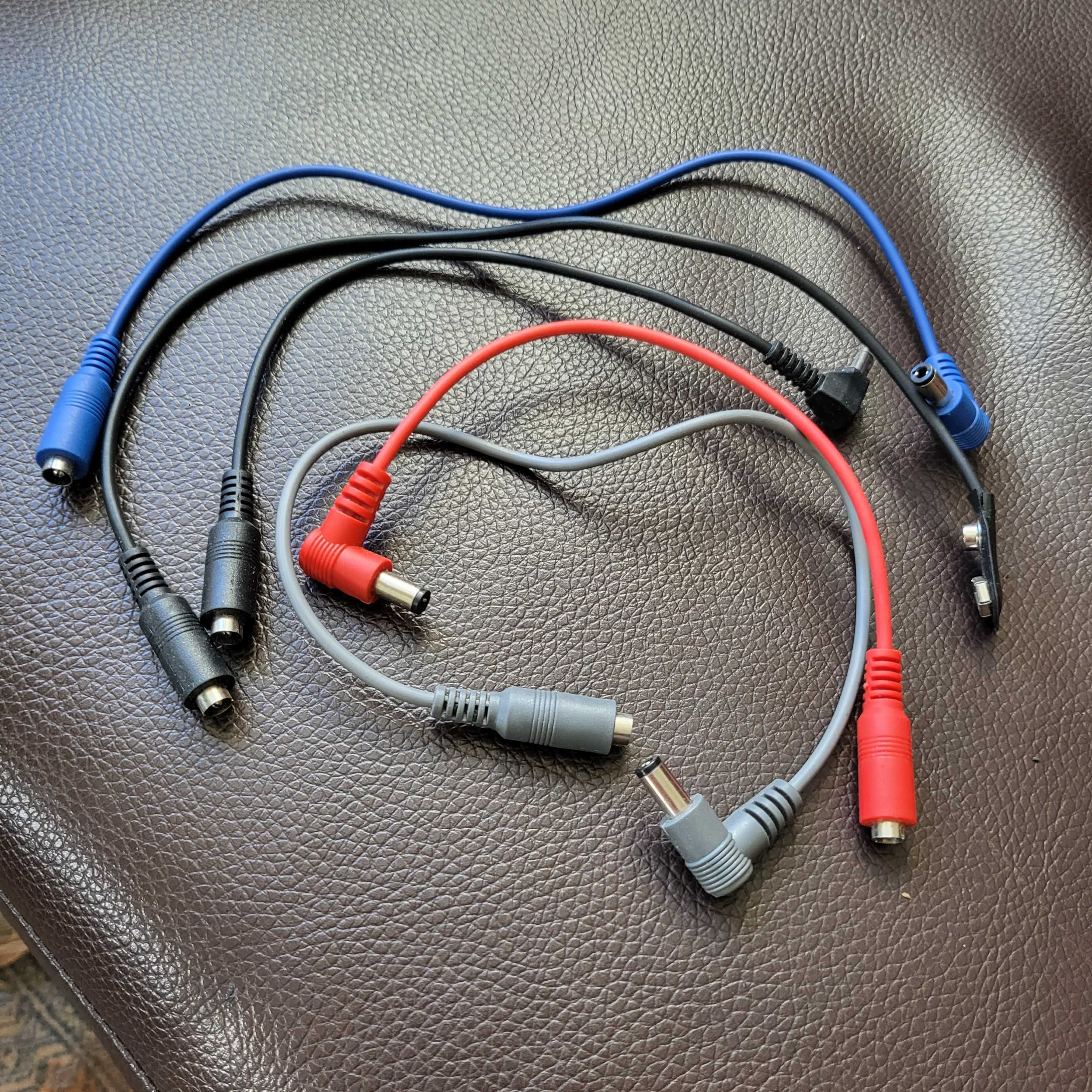 Vários cabos audio adaptadores DC jack bateria
