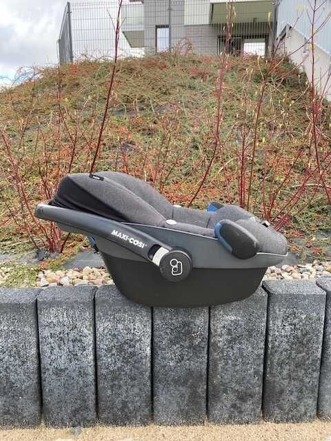 nosidełko Maxi Cosi wraz z bazą 2wayfix