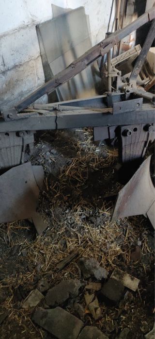 Плуг двухкорпусный