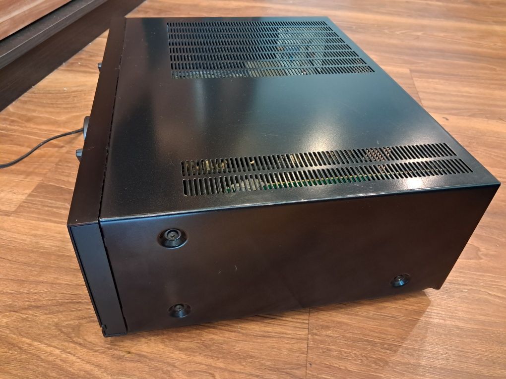 Wzmacniacz stereo Akai AM-37