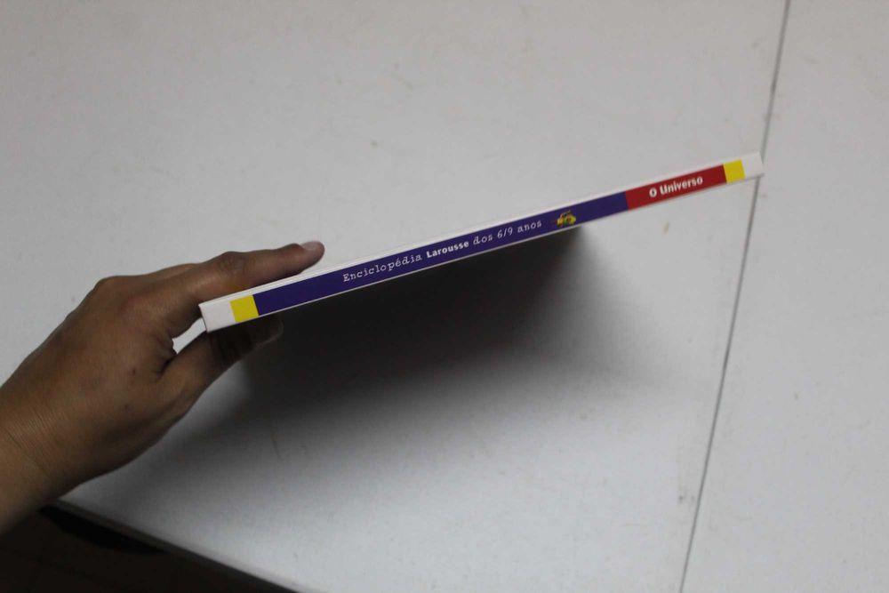 Enciclopédia LaRousse dos 6/9 Anos - O Universo