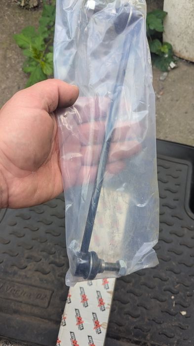 Стійки стабілізатора 4408904