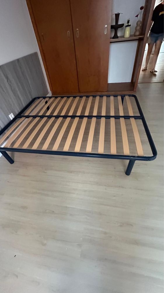 Estrado de cama de casal Pikolin