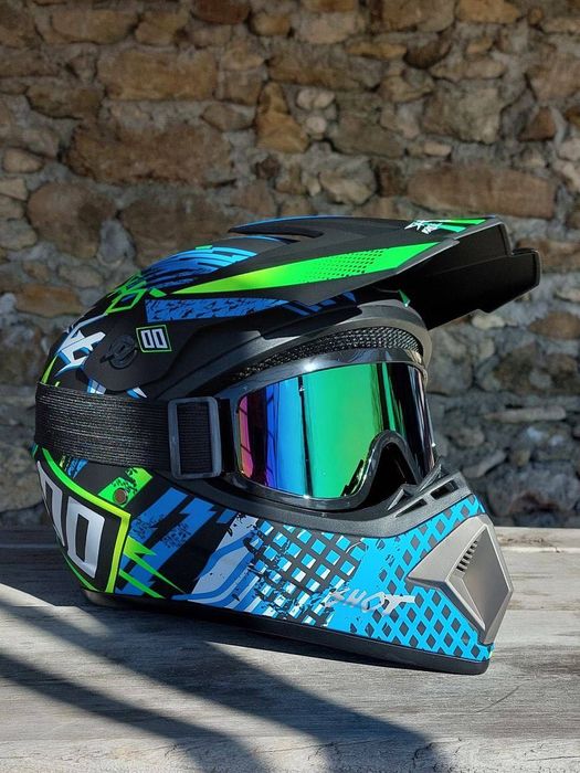 Мотошолом, шлем для мотоцикла, мотоекіп, шолом