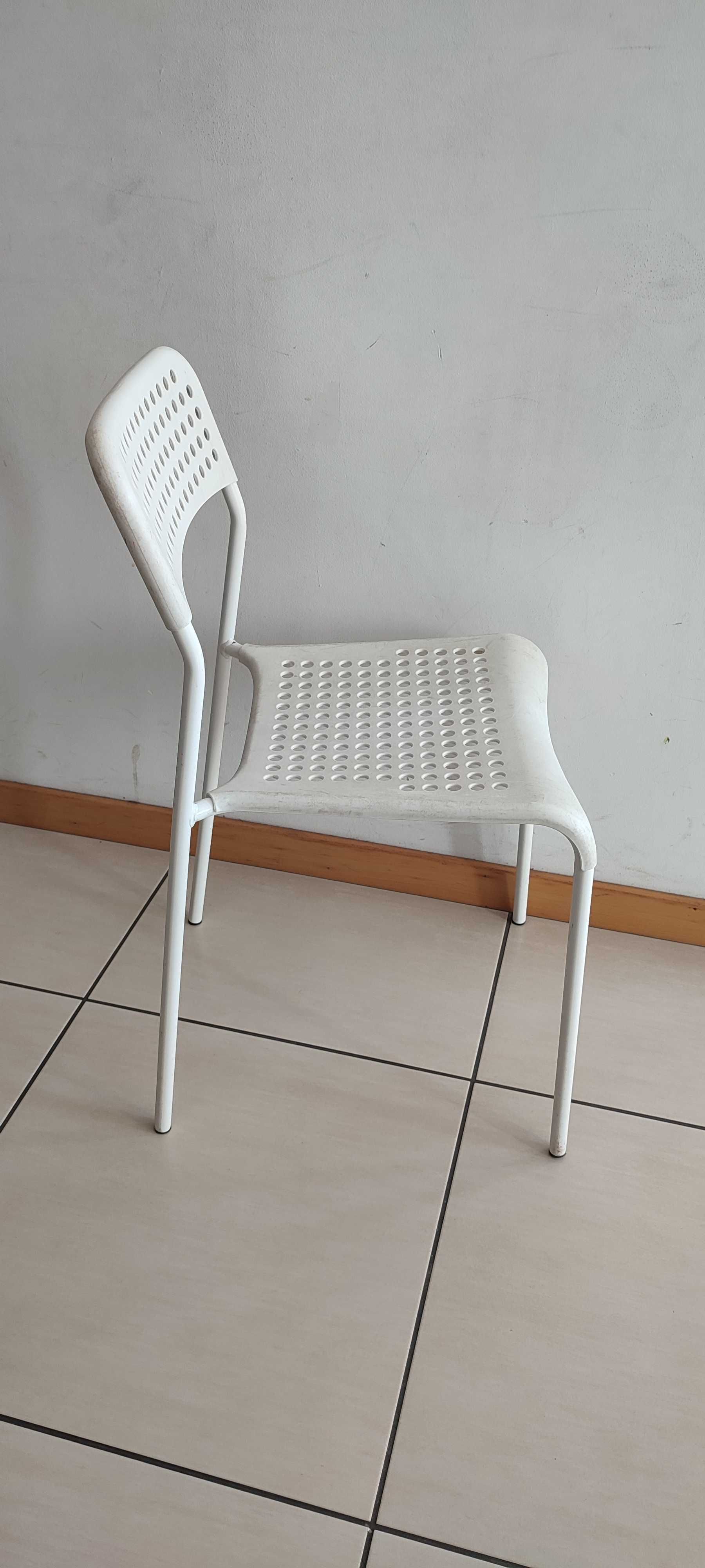 Cadeiras IKEA ADDE usadas [levantamento a 28/29 de junho]